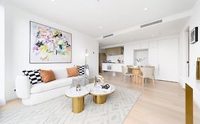 Top Cbd Skyline Luxury Apartments 2 Beds Or 3 Beds, 2 Baths, Free Parking